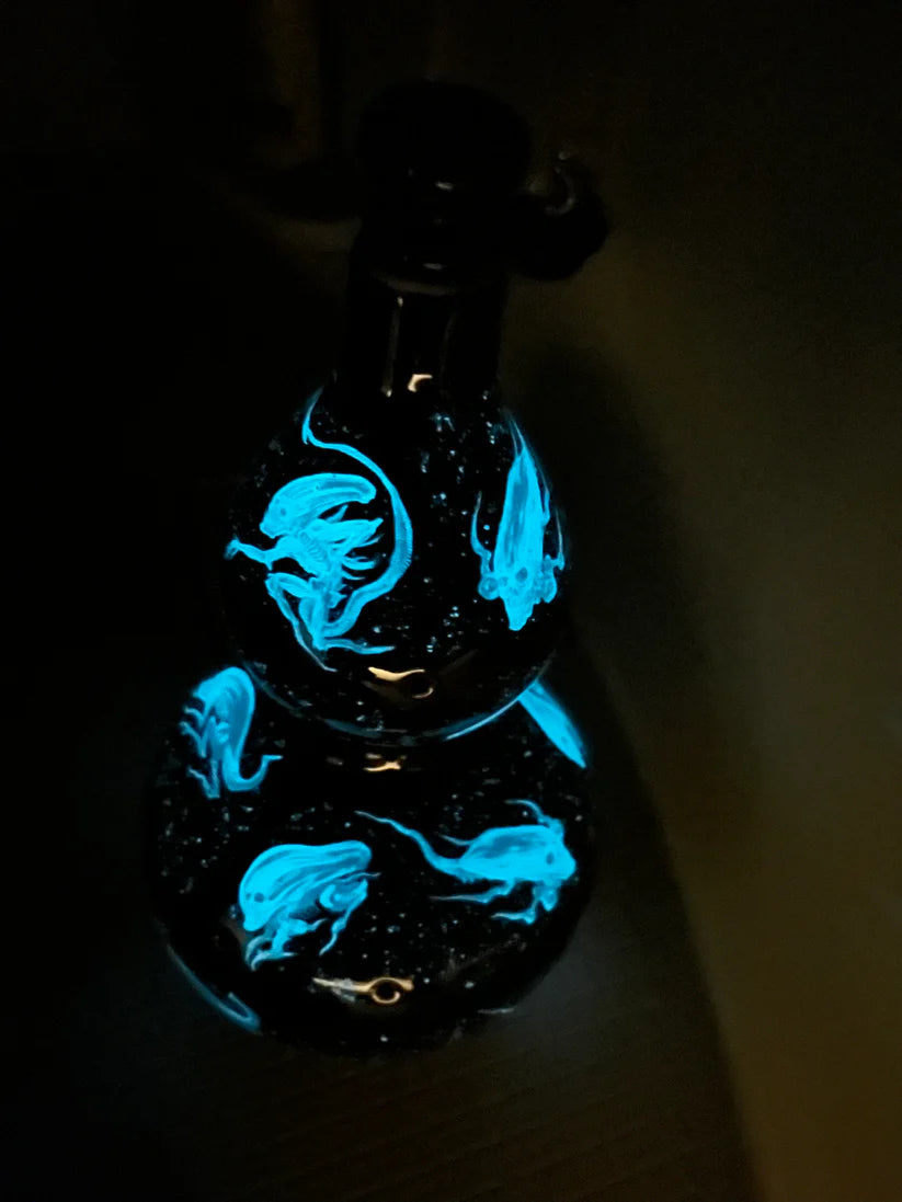 SPACE INCENSE HOLDER (GLOW IN THE DARK)
