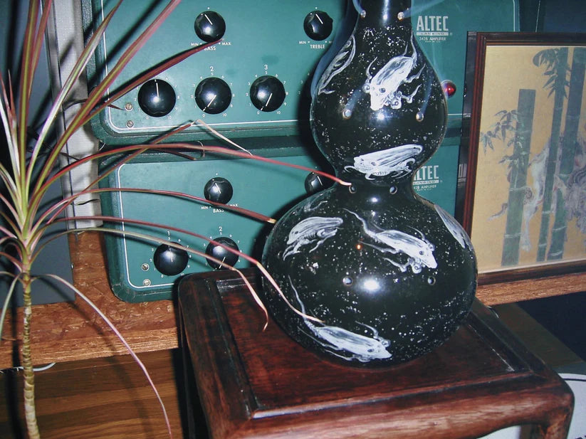 SPACE INCENSE HOLDER (GLOW IN THE DARK)