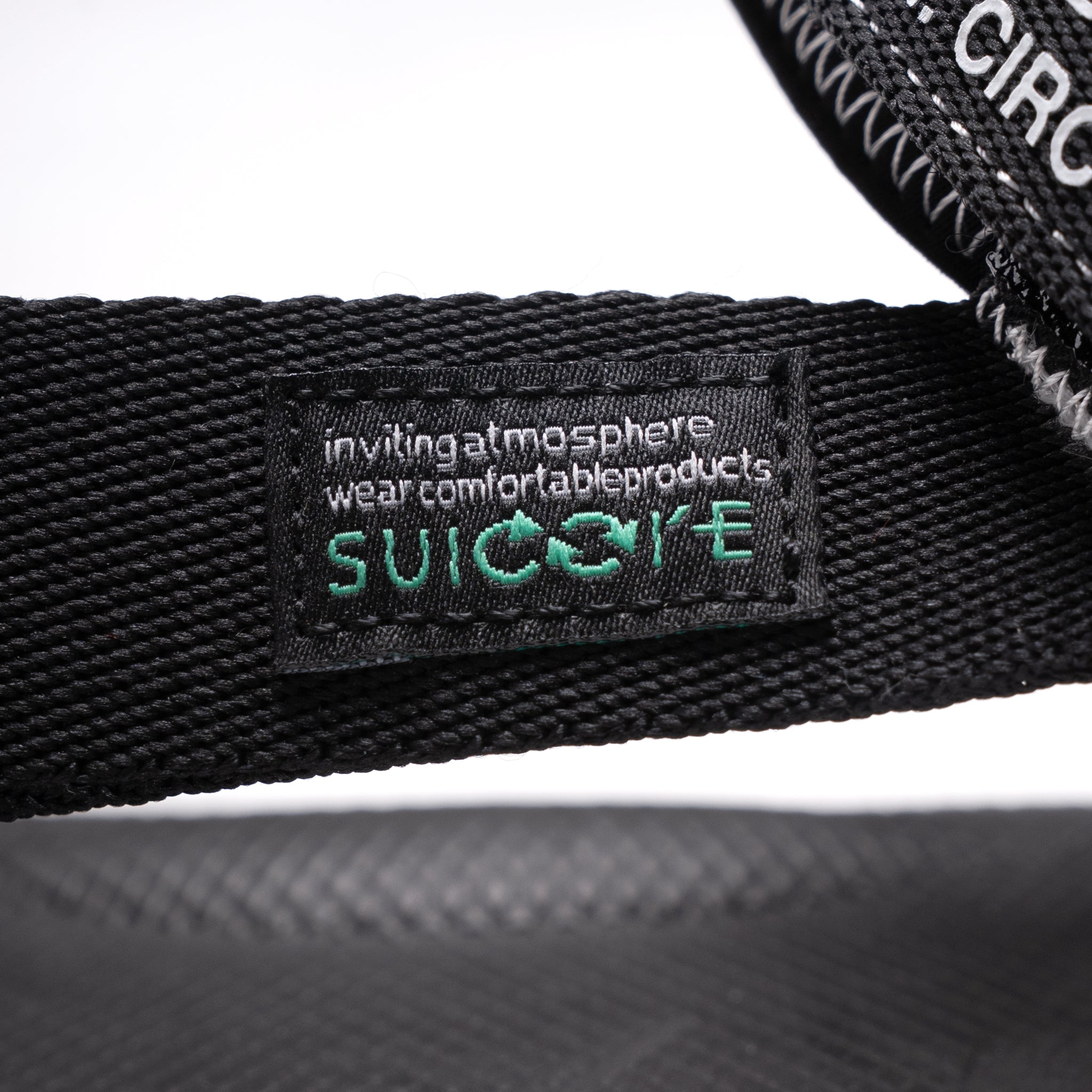 SPACE AVAILABLE X SUICOKE - DEPA