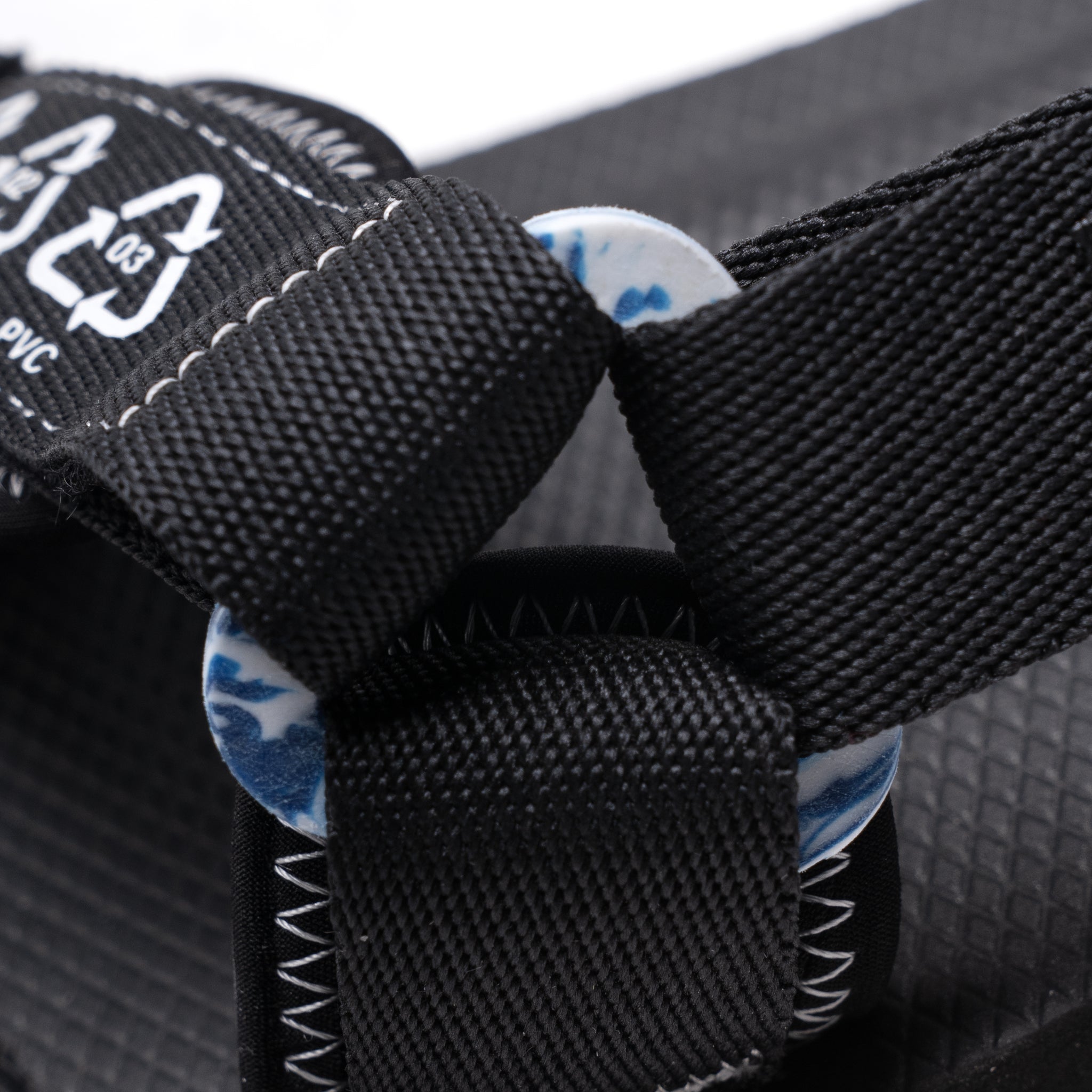 SPACE AVAILABLE X SUICOKE - DEPA